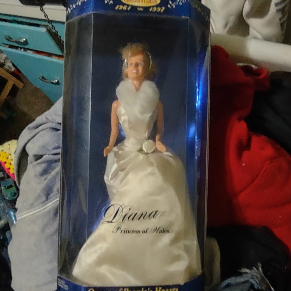 Barbies - Picture 2 of 4
